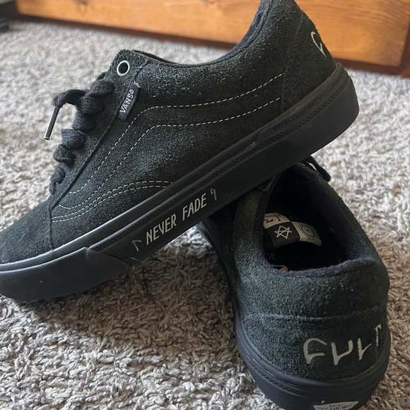 Good condition, black vans. (Offers accepted) - Picture 3 of 3